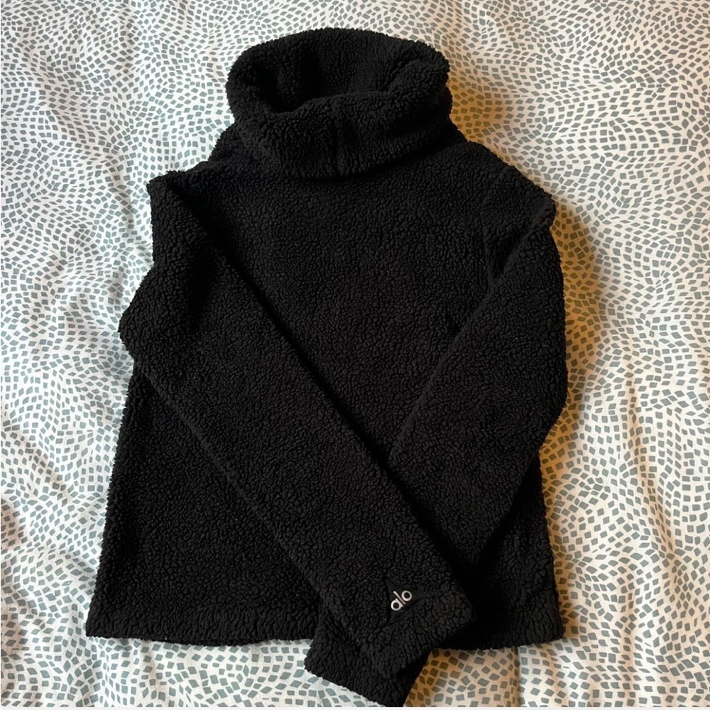 Alo yoga sherpa turtle neck